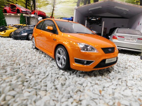 model auta Ford Focus ST Mk2  Otto mobile 1:18 - 6