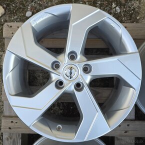 ORIGINÁL NISSAN HLINÍKOVÉ DISKY 5x114,3 R17 - 6