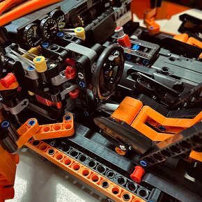 LEGO Porsche 911 GT3 RS 42056 - 6