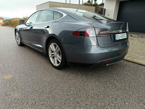 Predám Tesla model S 85 Znížená cena - 6