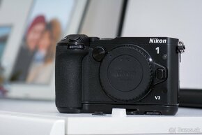 Grip Nikon GR-N1010 na Nikon 1 V3 - 6