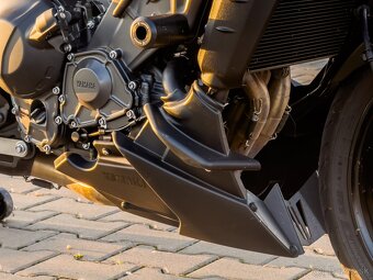 YAMAHA MT 09 - 6