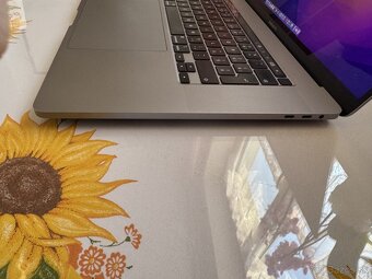 MacBook Pro 16" late 2019/2020 i7 16GB 512GB - 6