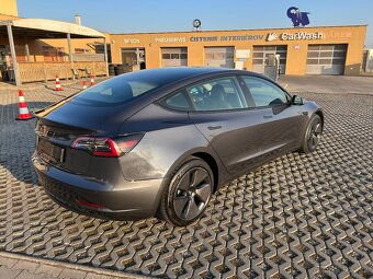 2022 TESLA Model 3 - Standard Range 60kW LFP sivá - 6