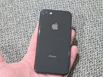 Iphone 8 64GB Space gray - 6