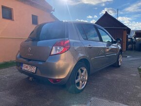 Renault Clio 1.2i - 6