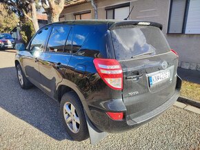 Toyota RAV4 - 6