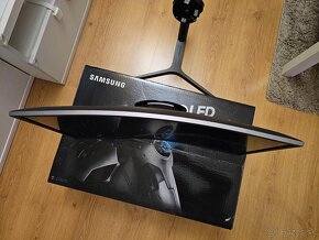 SAMSUNG C27HG70 QLED monitor 144Hz - 6