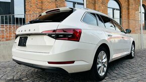 Škoda Superb Combi 2.0 TDI Premium Edition PDC Kamera - 6