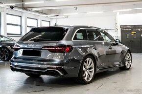 Audi RS4 Avant - 6