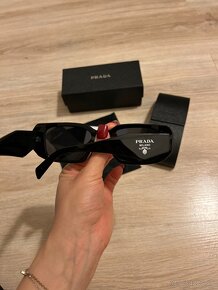 Prada PR 17WS slnečné okuliare - čierne (PR1) - 6