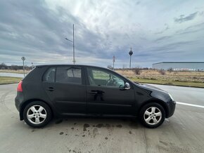 Volkswagen Golf - 6