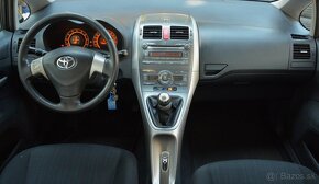 Toyota Auris 1.6 i, SR. voz, 1. majiteľ - 6