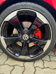 VW Glendale R19 + Michelin 235/35 R19 - 6