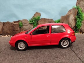 prodám model 1:18 volkswagen golf IV GTi - 6