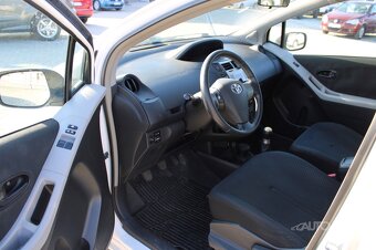 Toyota Yaris 1,0 i 51 kW - 6