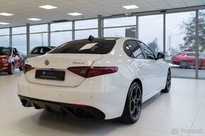 Alfa Romeo Giulia 2.0 GME Veloce AWD AT - 6