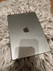 iPad 8. generácie, 32GB, BIELY (s klávesnicou) - 6