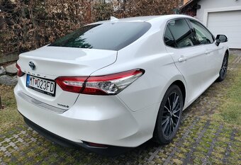 Predám: TOYOTU Camry, hybrid, 2,5 - 6