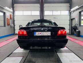 BMW Rad 7 740 i E38, Alcantara + originál fabrický M-Paket - 6