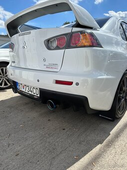 Mitsubishi Lancer EVO X - 6