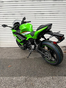 Kawasaki Ninja 650 - 6