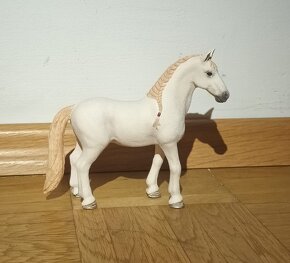 Schleich Stajna s kobylou 42368 - 6