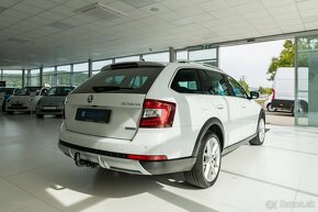 Škoda Octavia Combi 2.0 TDI 184k Scout DSG 4x4 - 6