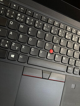 Lenovo ThinkPad T490 - 6