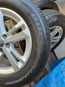 Bridgestone 215/65r17 - 6