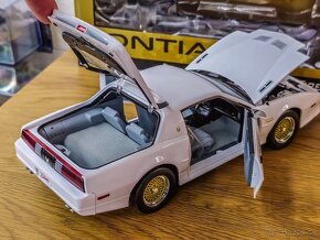 Pontiac Firebird 1989 TransAm 1:18 Greenlight - 6