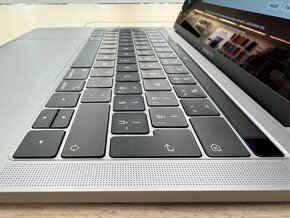 MacBook Pro (13-palcový, 2019) - 6