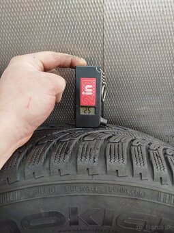 Predám 2ks zimných pneu 195/65 R15 5mm cena 5€/ks - 6