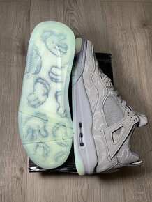 Nike Air Jordan 4 Kaws - 6