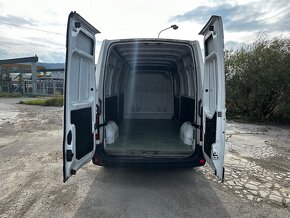 Predám Renault Master 2.5 dCi L3H2P3 / 204000km / r.v: 2010 - 6