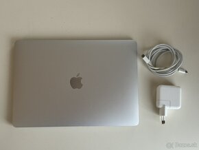 MacBook Air 13" 256 GB 2020 - 6