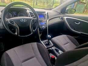 Hyundai i30 hatchback 1.4 diesel 66kw 2013 2014 šedá metalíz - 6