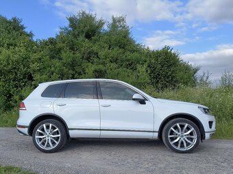 Volkswagen Touareg 3.0 TDI 4MOTION TOP STAV - 6