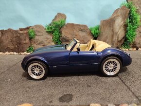 Prodám model 1:18 Wiesmann Roadster MF3 - 6