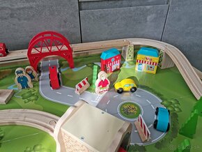 BigJigs Rail drevená vláčiková dráha so stolom - 71 dielov - 6