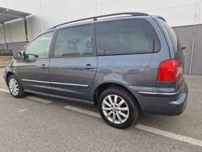 Predám Volkswagen Sharan 1.9 TDI 85 KW Sportline r.v.2008 - 6