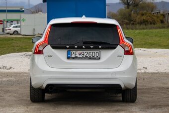 Volvo V60 D2 2.0L 120k Base Geartronic - 6