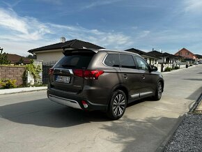 Mitsubishi Outlander - 6