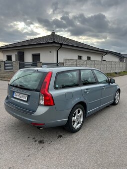 Predám Volvo V 50 2.0d 110kw rok2012 - 6