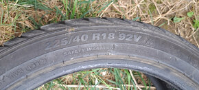 1ks zimna Kumho 225/40R18 - 6