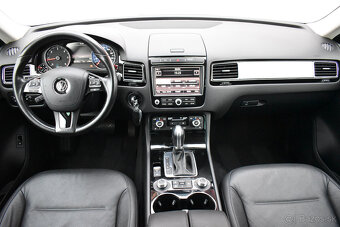 Volkswagen Touareg 3.0TDi V6 4x4 Tiptronic LED Navi - 6