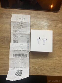 Air pods 4 - 6