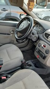 Renault Clio - 6