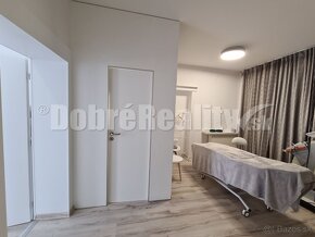 Na predaj priestor na prízemí 42.30m2 s výkladom do ulice na - 6