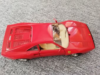 1:18 FERRARI GTO Bburago - 6